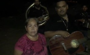 Dedican cumbia a “Conchita” la mujer que afirmó que un duende le hacía el amor (Videos)