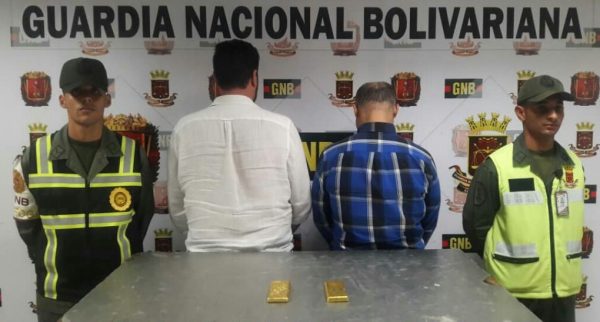 Un costarricense y un español llevaban tres kilos de oro a Madrid
