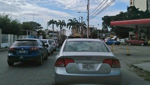 Largas colas para surtir gasolina en Maracay #3Nov