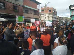 Docentes de Fe y Alegría protestan en todo el país exigiendo mejoras salariales #20Nov