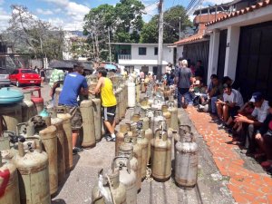Al menos 43 heridos tras explotar dos bombonas de gas en municipio de Monagas