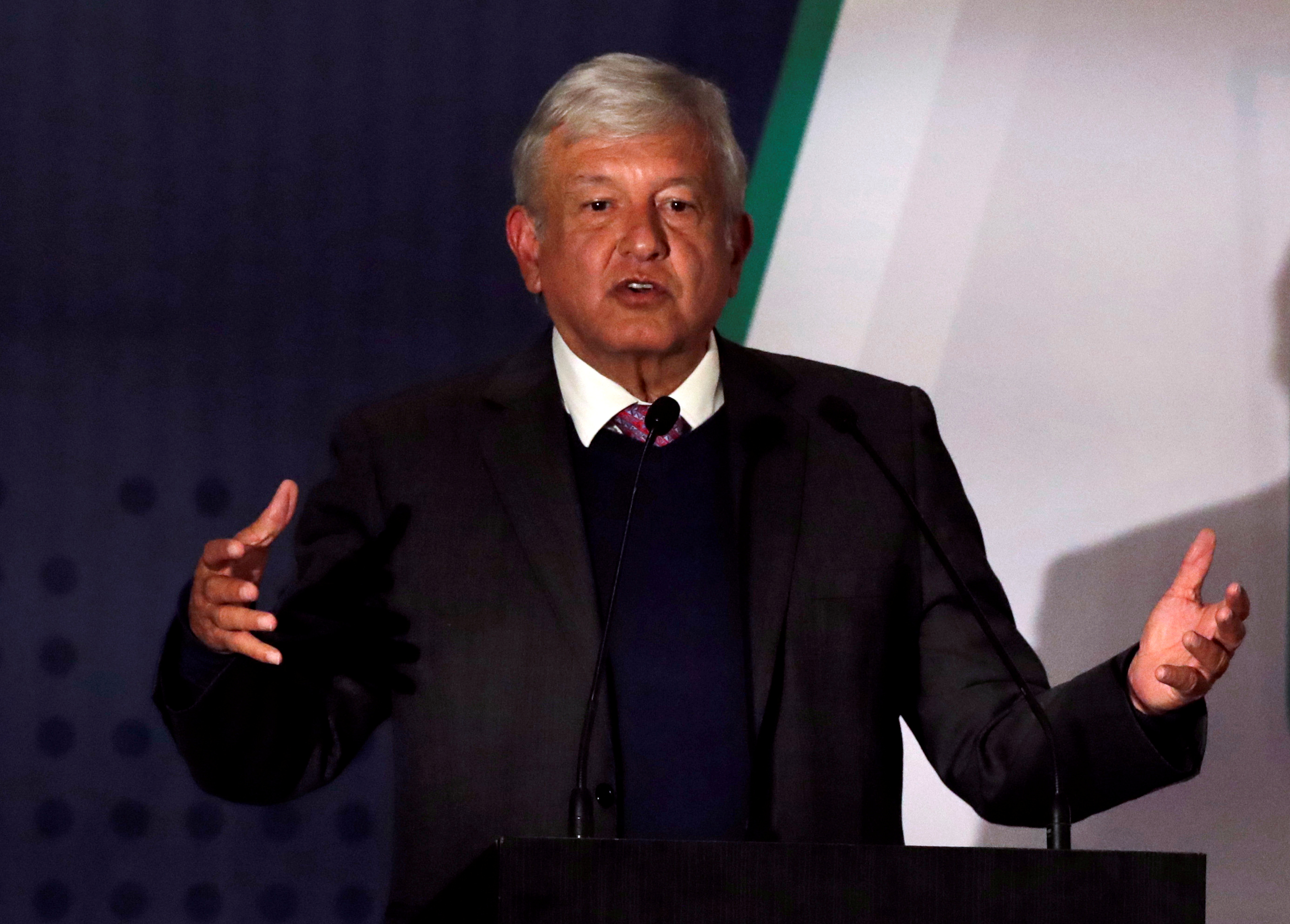 México inicia histórica alternancia con el izquierdista López Obrador