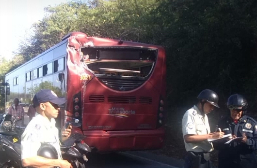 Nueve niños heridos al chocar dos Yutong en la autopista Caracas-La Guaira