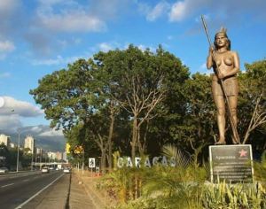 Cosas de la “revolución”… matan indígenas en Canaima y se gastan una millonada en ponerles estatuas en Caracas
