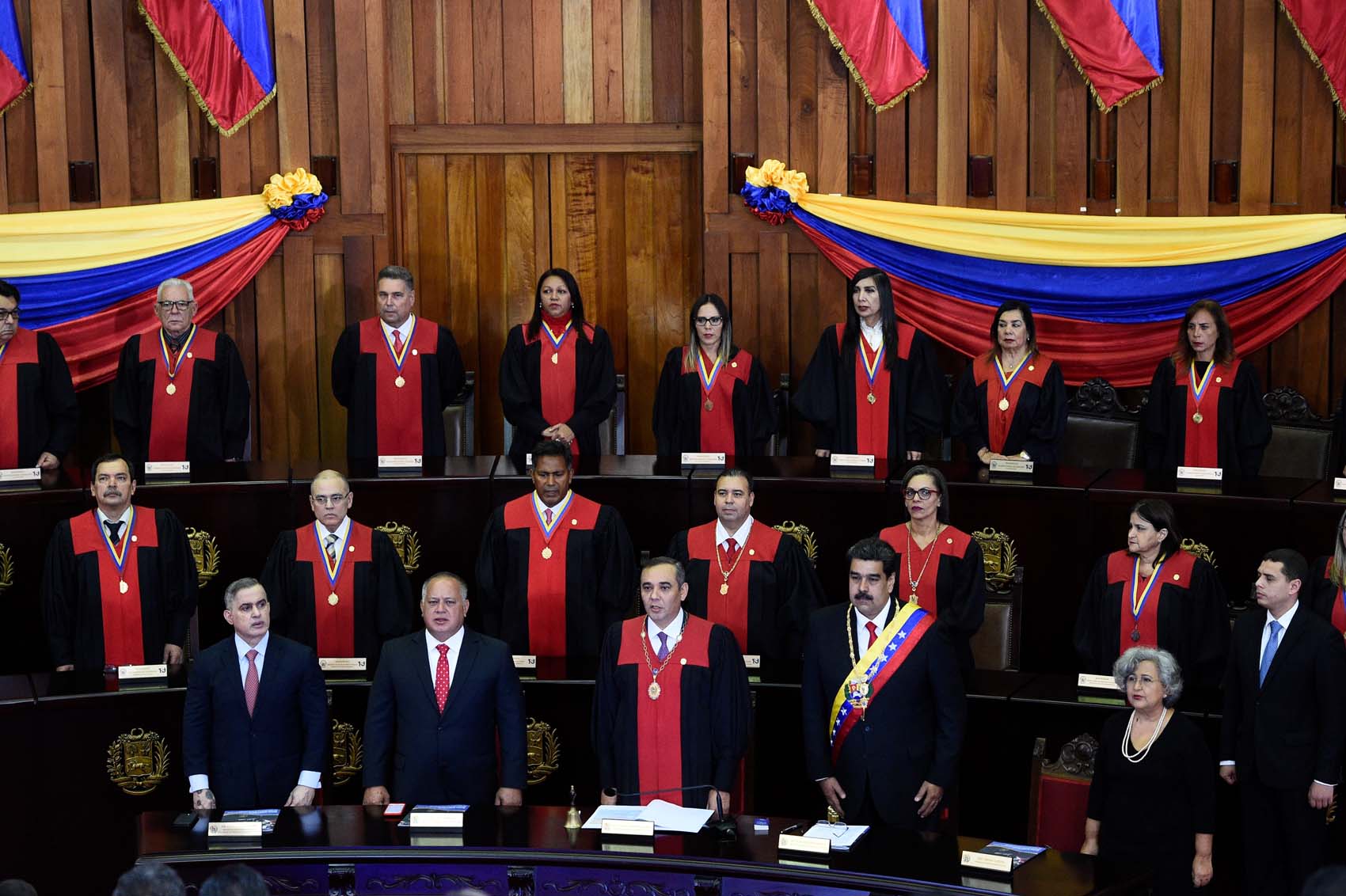 TSJ de Maduro convoca a sala plena extraordinaria de urgencia este #7May