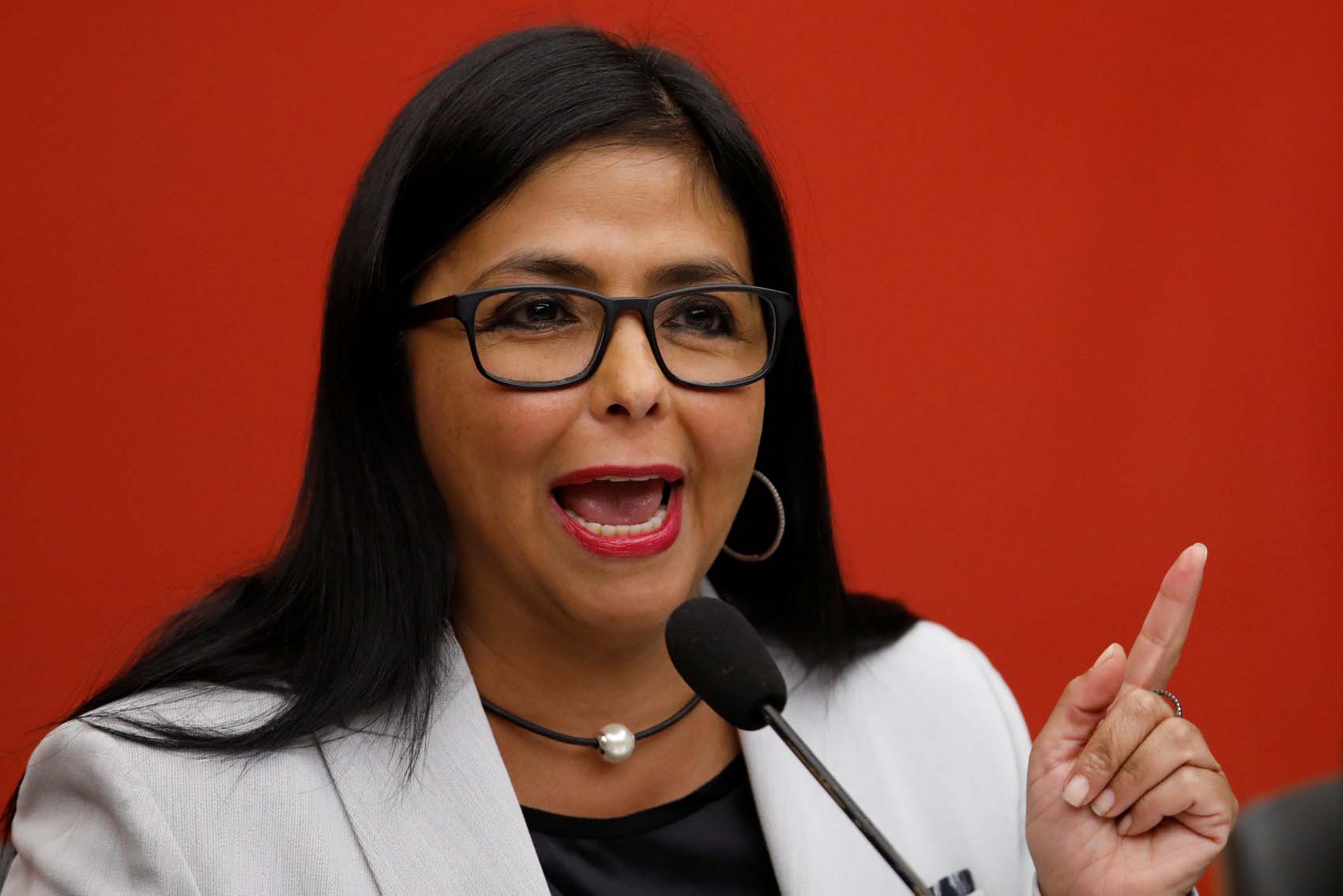 Delcy Eloína calificó como “estrategia de distracción” las acusaciones de EEUU a Maduro