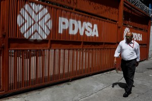 ¿Qué hacen los pocos clientes de Pdvsa para evitar las sanciones?