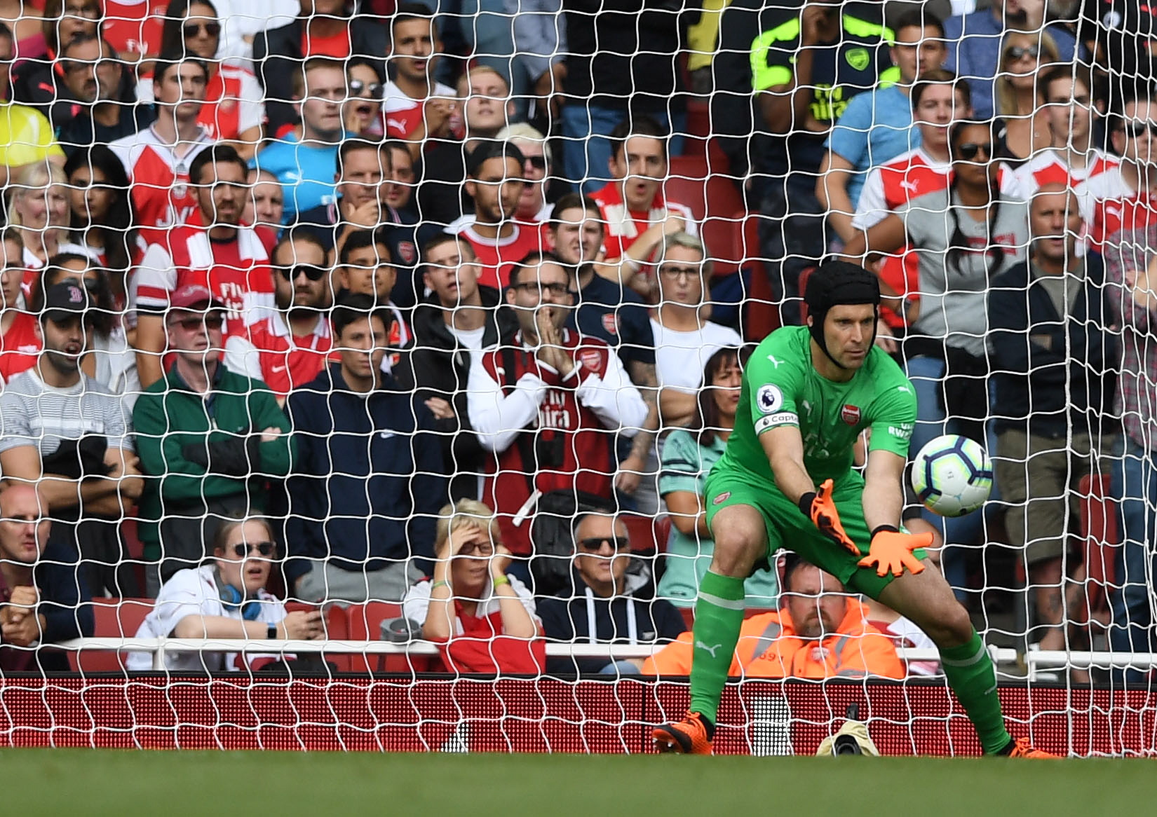 El guardameta Petr Cech se retirará al final de la presente temporada