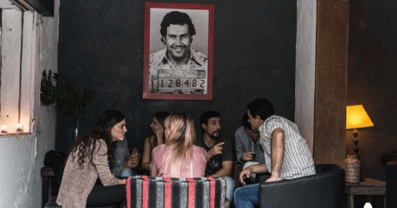 Indignación por una discoteca en París que hace apología de Pablo Escobar