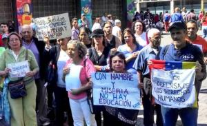 La crisis golpea con más fuerza a los docentes en Venezuela (Video)