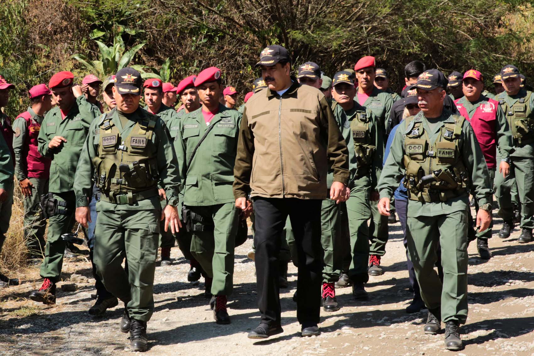 El Nuevo Herald: Maduro desata cacería de brujas en el ejército por dudas sobre lealtad de sus militares