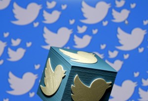 Twitter prueba una función para “esconder” los mensajes directos ofensivos