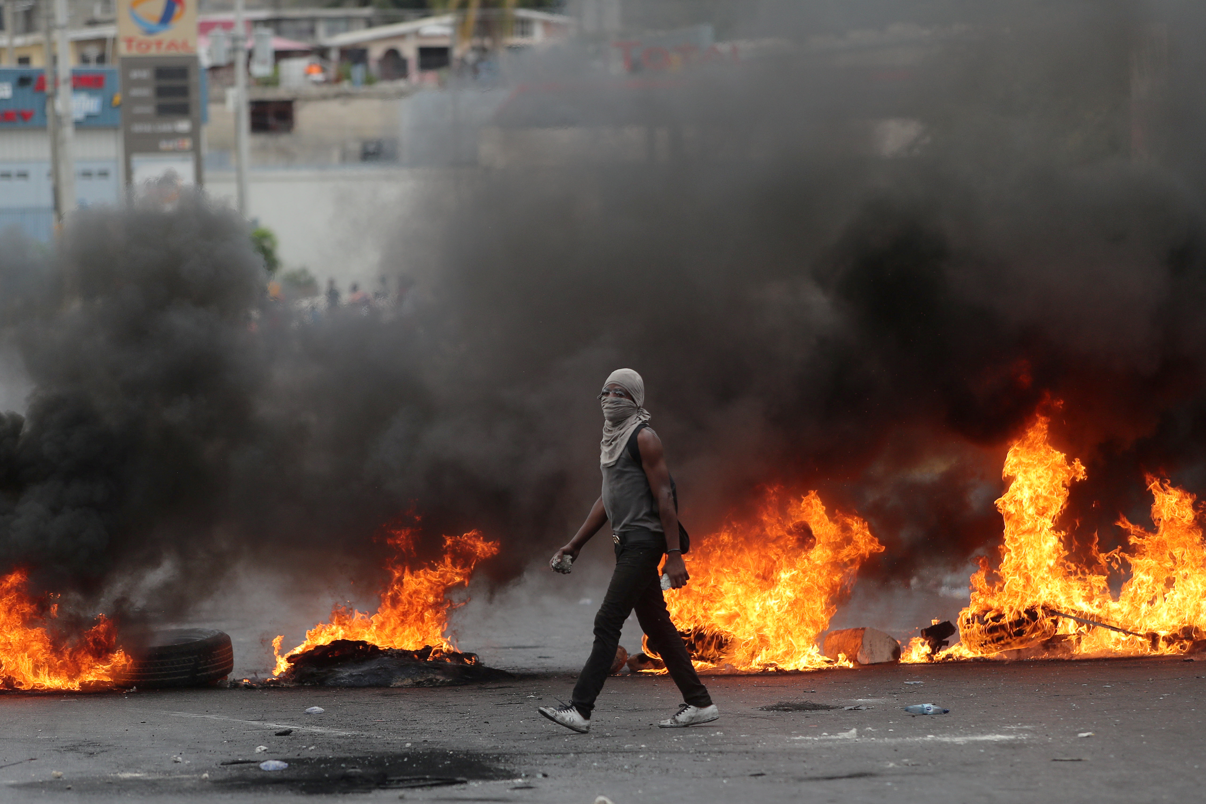 En medio de protestas, Haití promete recortar gastos e investigar corrupción en Petrocaribe