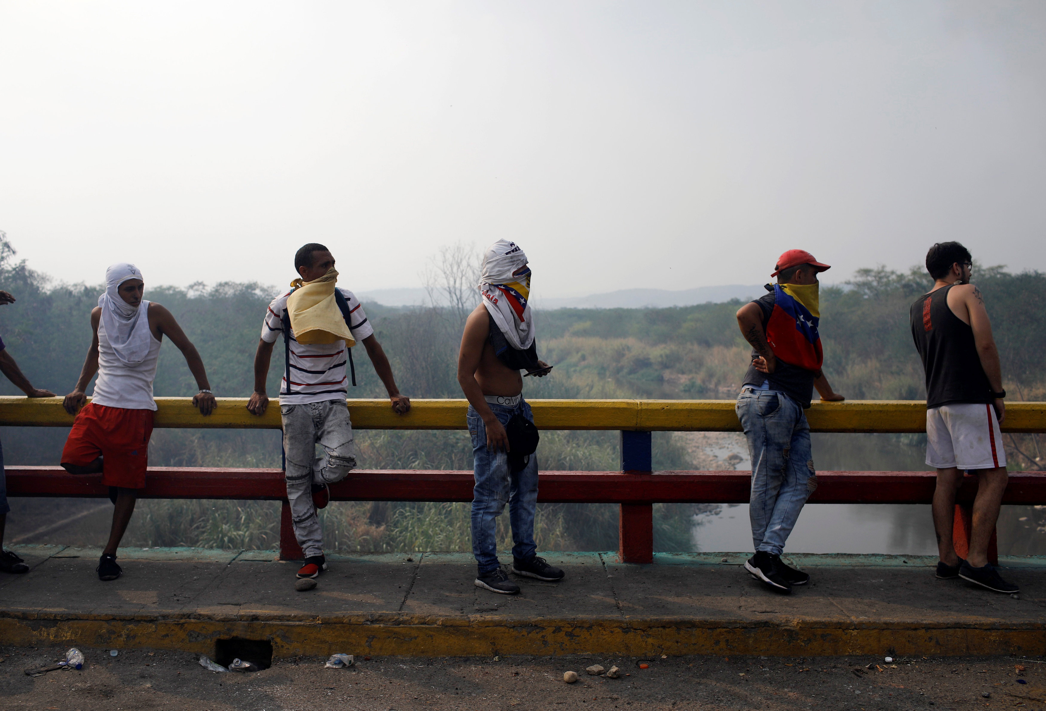 La guerra del hambre sobre el río Táchira (Fotos)