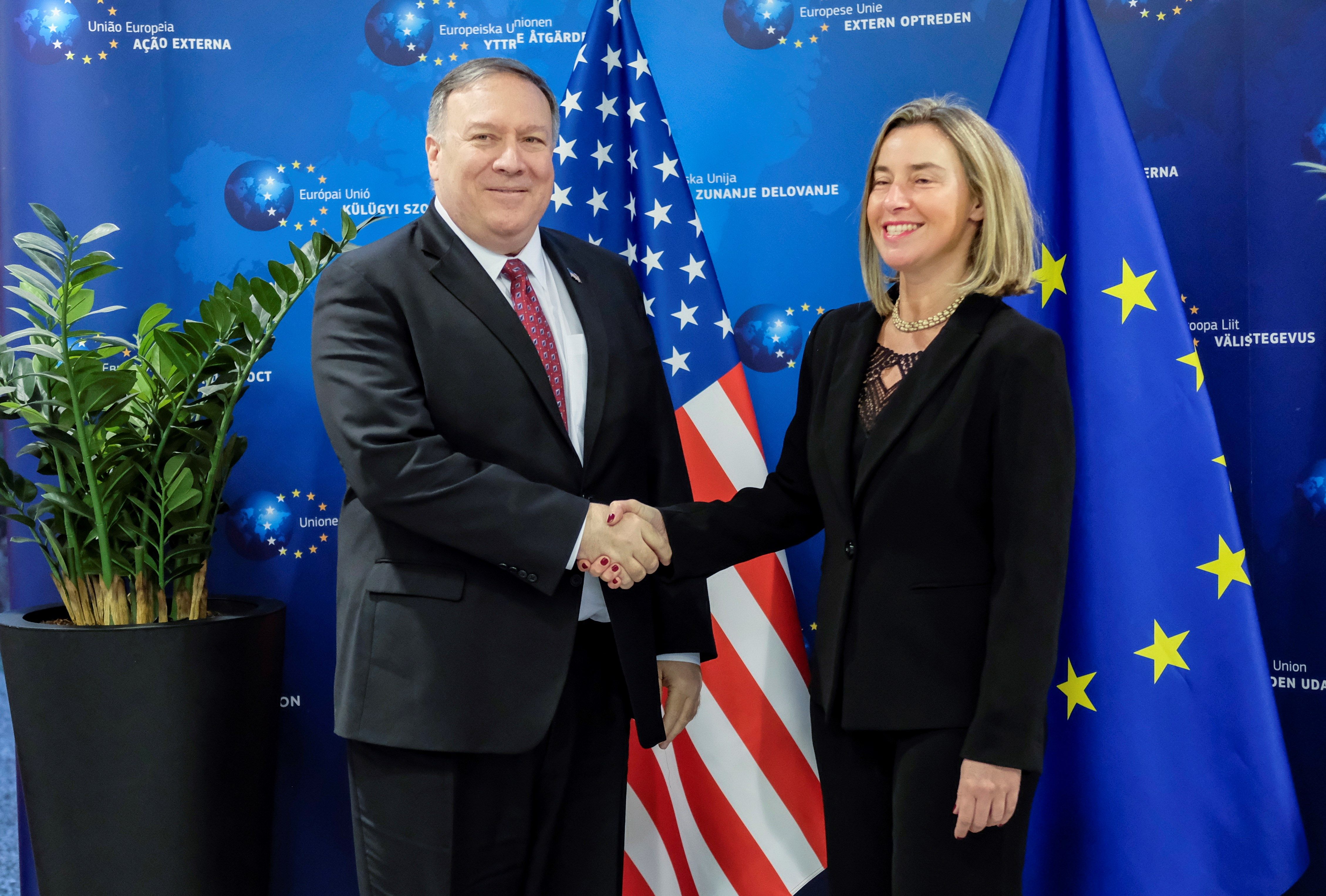 Mogherini dice que Pompeo es bienvenido aunque no hay planes de reunión