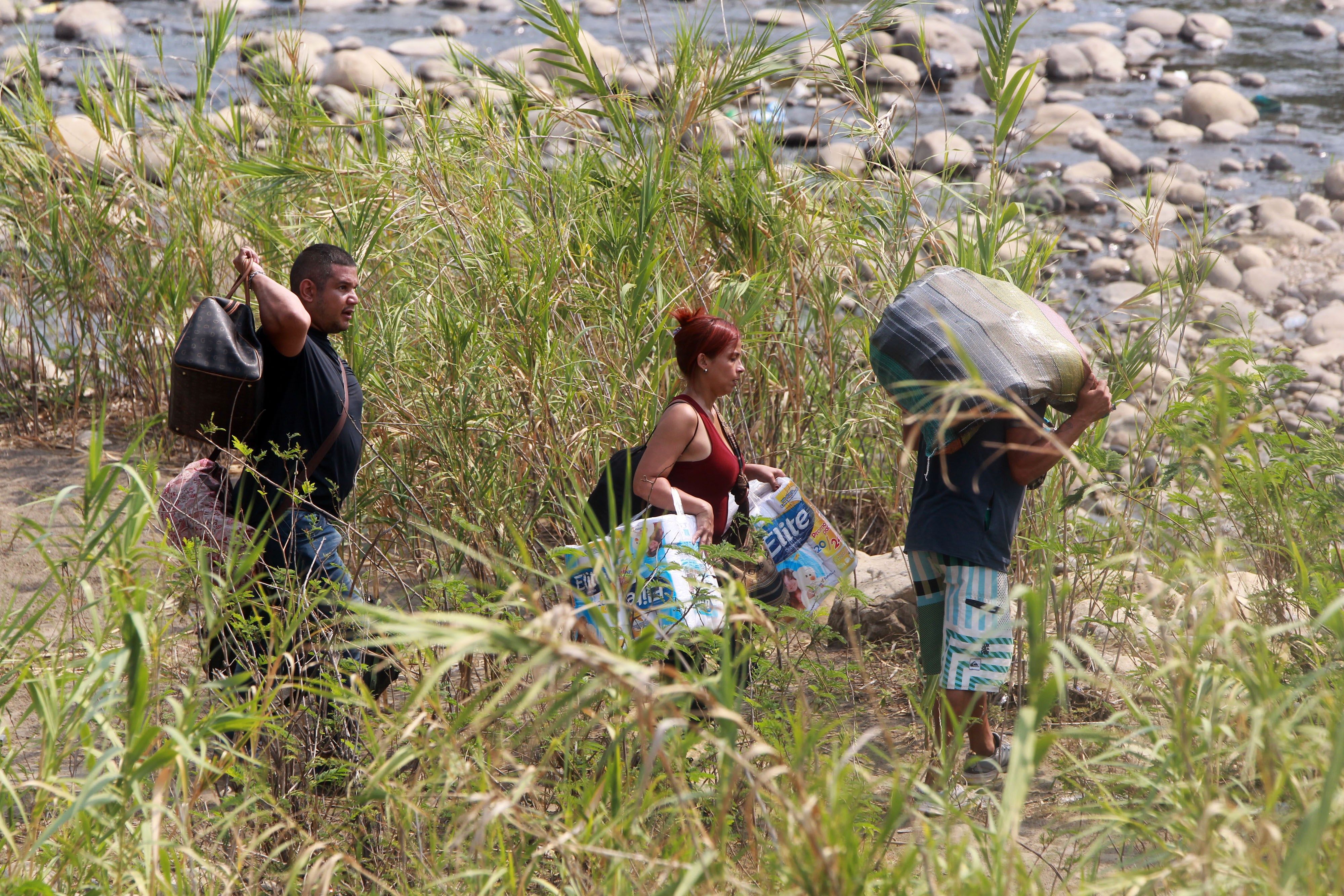 Venezolanos a la deriva en Colombia por el cierre de la frontera: No sé cómo voy a regresar a mi casa