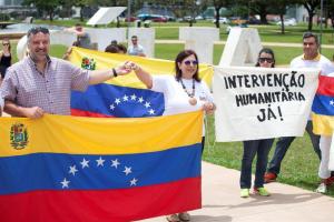 Venezolanos en Brasil también exigen salida de Maduro y que llegue la ayuda