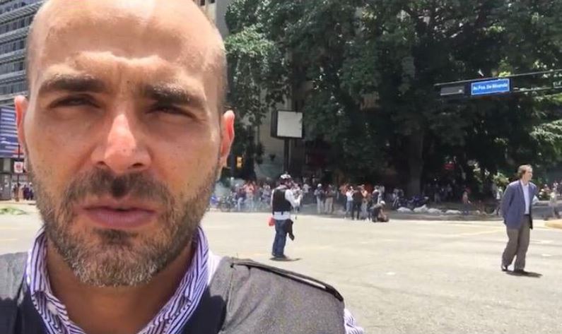 Sebin libera a Daniel Garrido, periodista de Telemundo, tras ocho horas de detención arbitraria