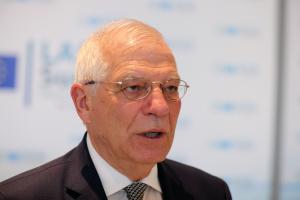 Borrell dice que España trabaja para evitar una intervención militar en Venezuela