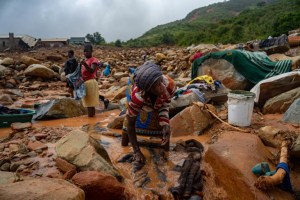 Socorristas no dan abasto en el sureste africano golpeado por ciclon Idai (Fotos)