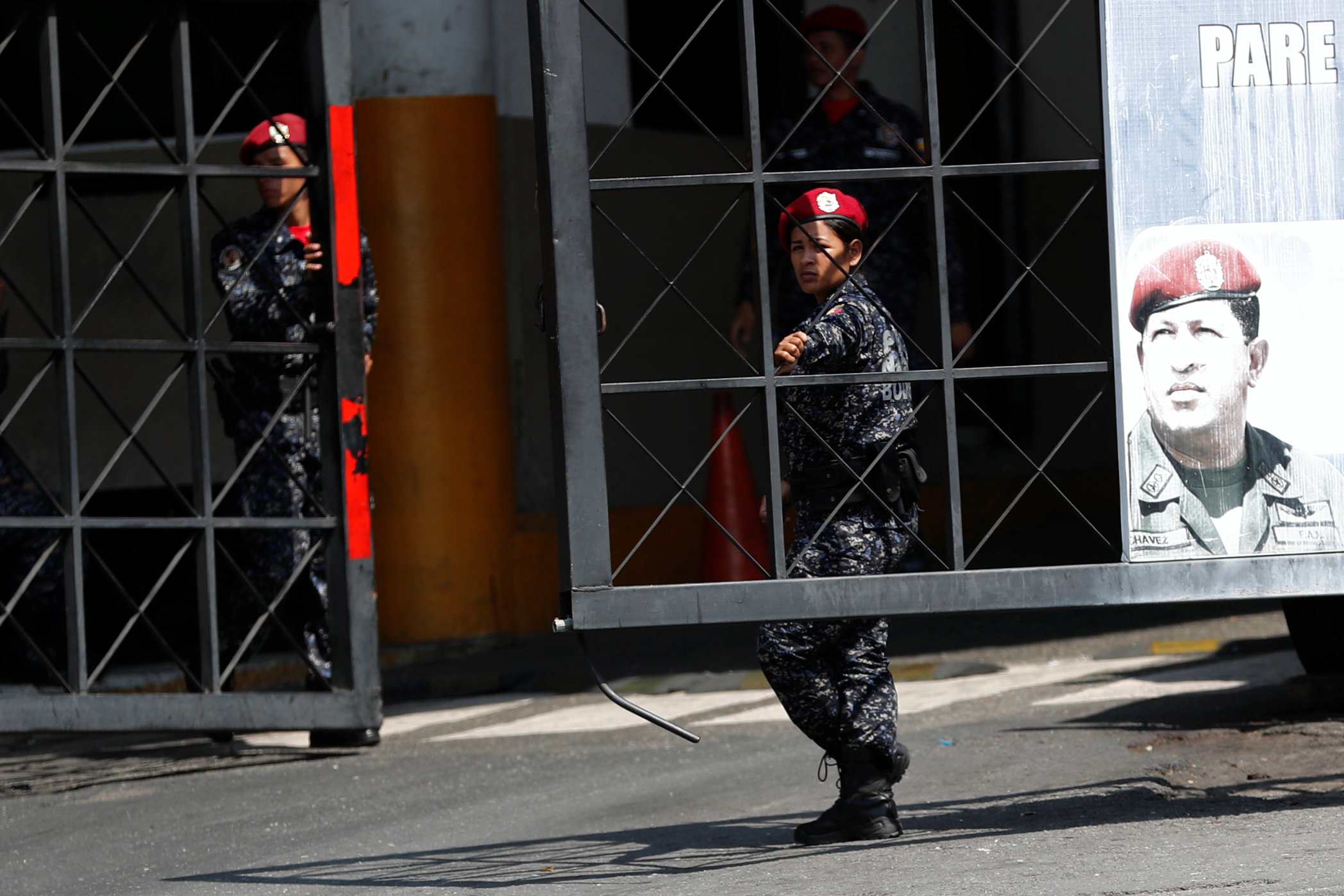 El Mundo: Torturados y “suicidados”, los horrores del chavismo en las cárceles de la cruel dictadura