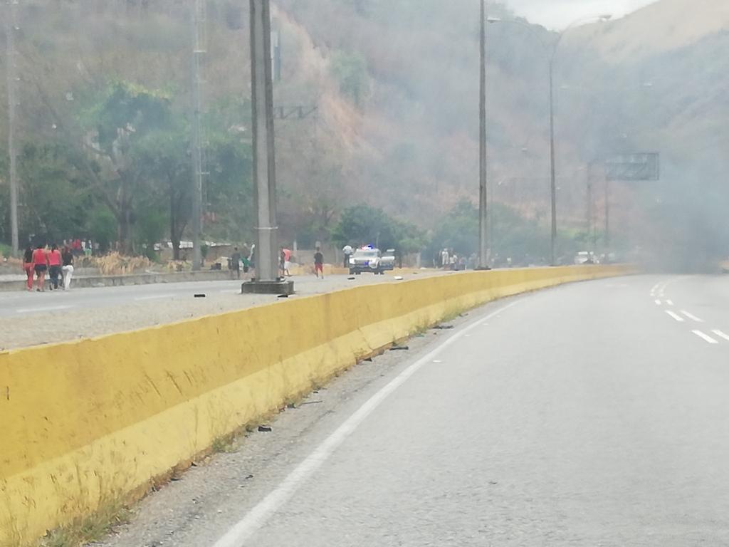 Reportan protesta en la autopista Gran Mariscal de Ayacucho #11Mar