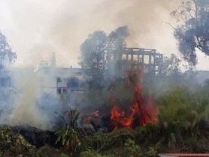 Vecinos arriesgan la vida y combaten incendios porque los bomberos de Miranda no tienen cisterna
