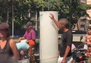 En Video: Hasta el tanque de agua se llevó para lograr un poco de agua de la avenida Libertador #31Mar