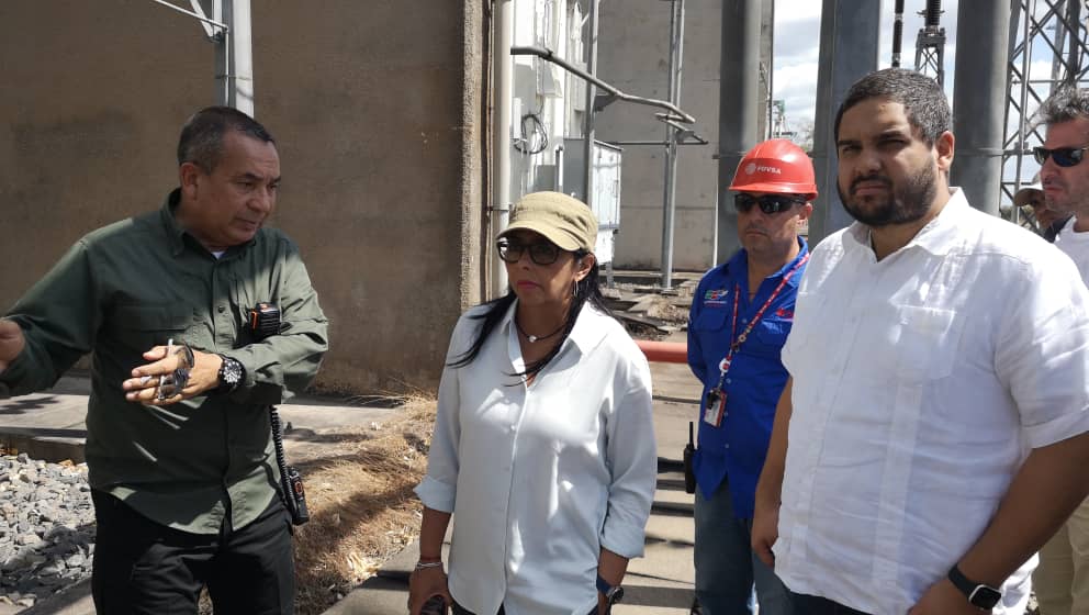 En fotos: Delcy Eloína y Nicolasito “supervisan” en Guri plan para restablecer el servicio eléctrico #26Mar