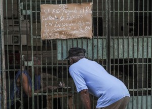 El desabastecimiento y las malas noticias de Venezuela, agitan fantasma del Periodo Especial en Cuba (fotos)