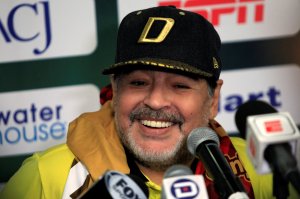 Federación Mexicana de Fútbol multa a Maradona por dedicar triunfo a Maduro