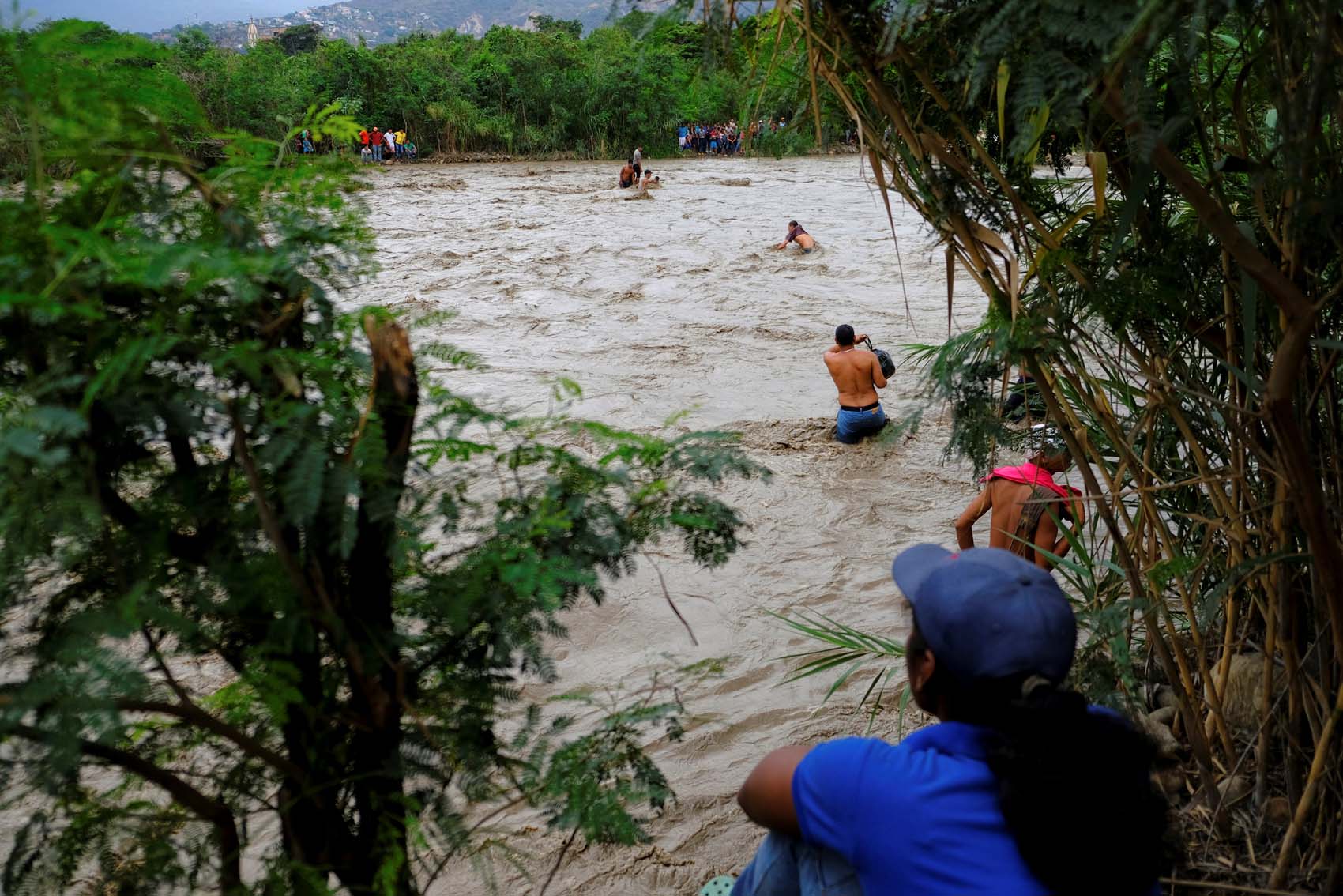 Hallaron cadáver de un hombre flotando en el río Táchira
