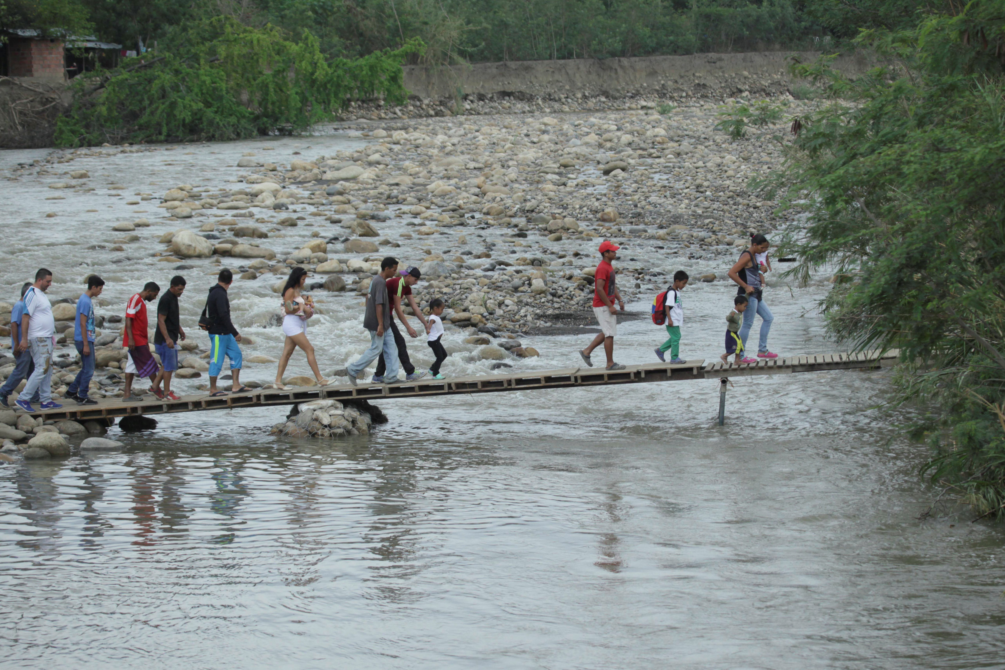 Alerta en la frontera colombo venezolana ante crecida del río Táchira (VIDEO)