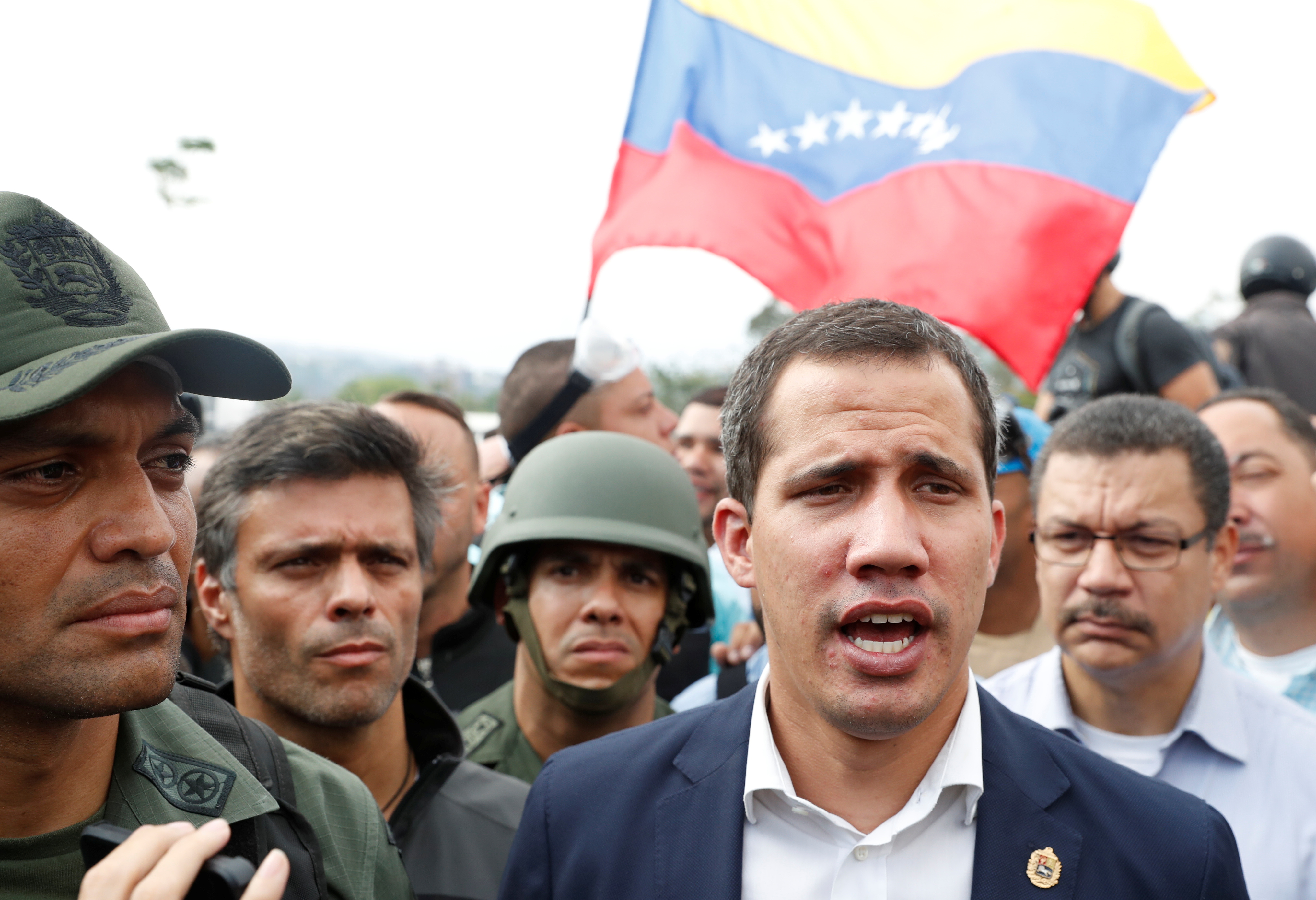 “Somos su Fuerza Armada”: El mensaje de los militares del lado de la Constitución a Guaidó (VIDEO)