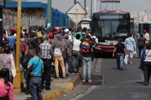Varias estaciones del Metro de Caracas amanecieron cerradas #5Abr