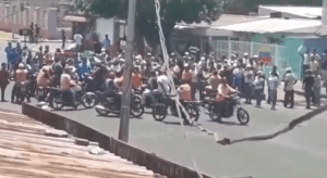 En Apure los motorizados amedrentaron a los manifestantes #6Abr (video)