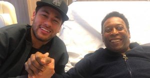 Neymar visita a Pelé, aún hospitalizado en París