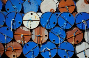 Arabia Saudita y Emiratos Árabes no ven razón para aumentar producción de petróleo