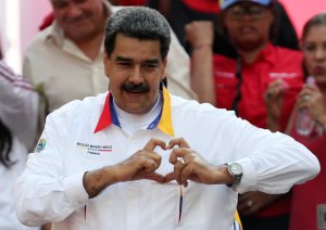 Maduro ve muy positivo un diálogo pero advierte que no es un “inocentón”