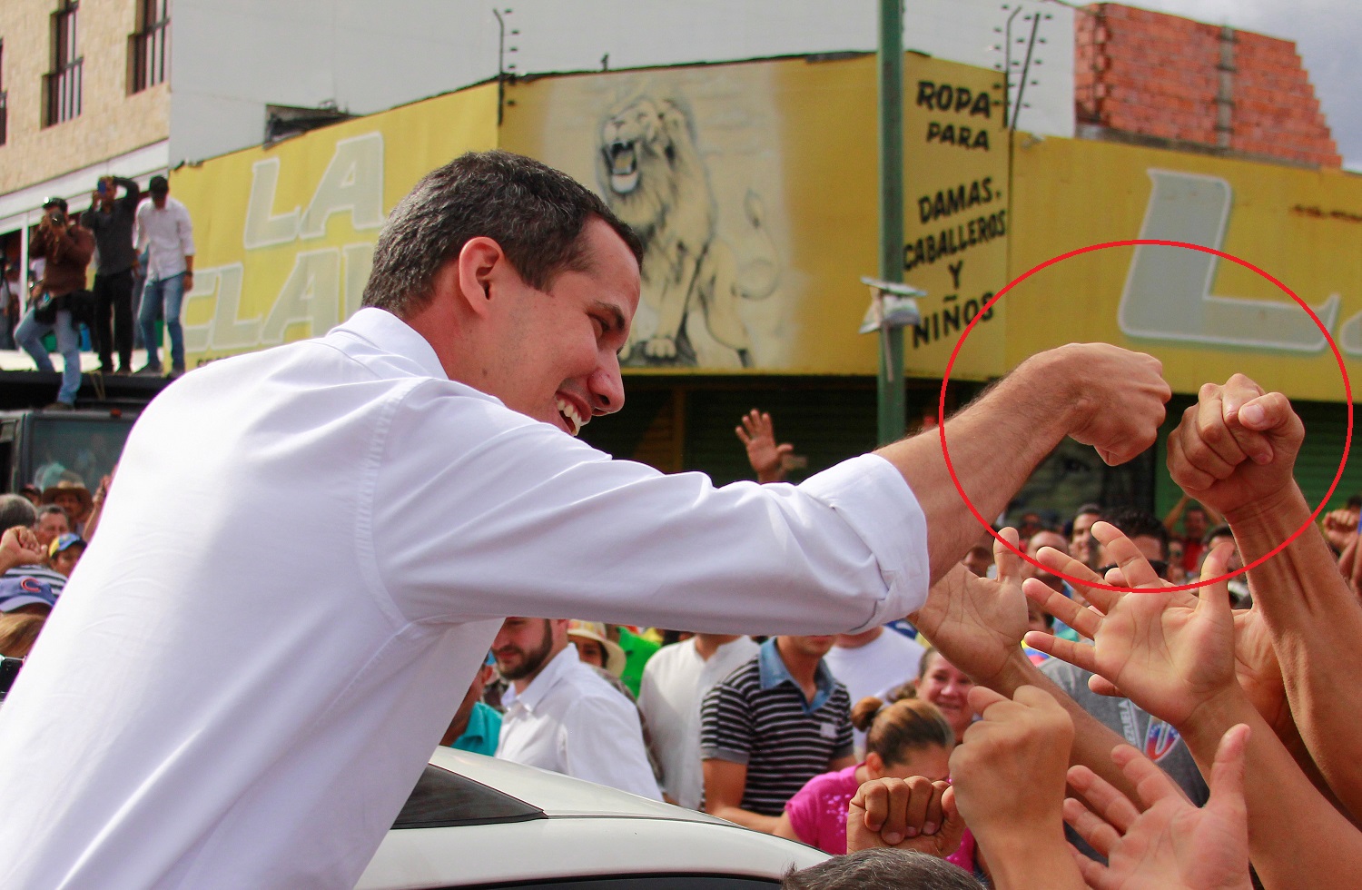 Guaidó repartió “puñitos” en Barquisimeto (Fotos)
