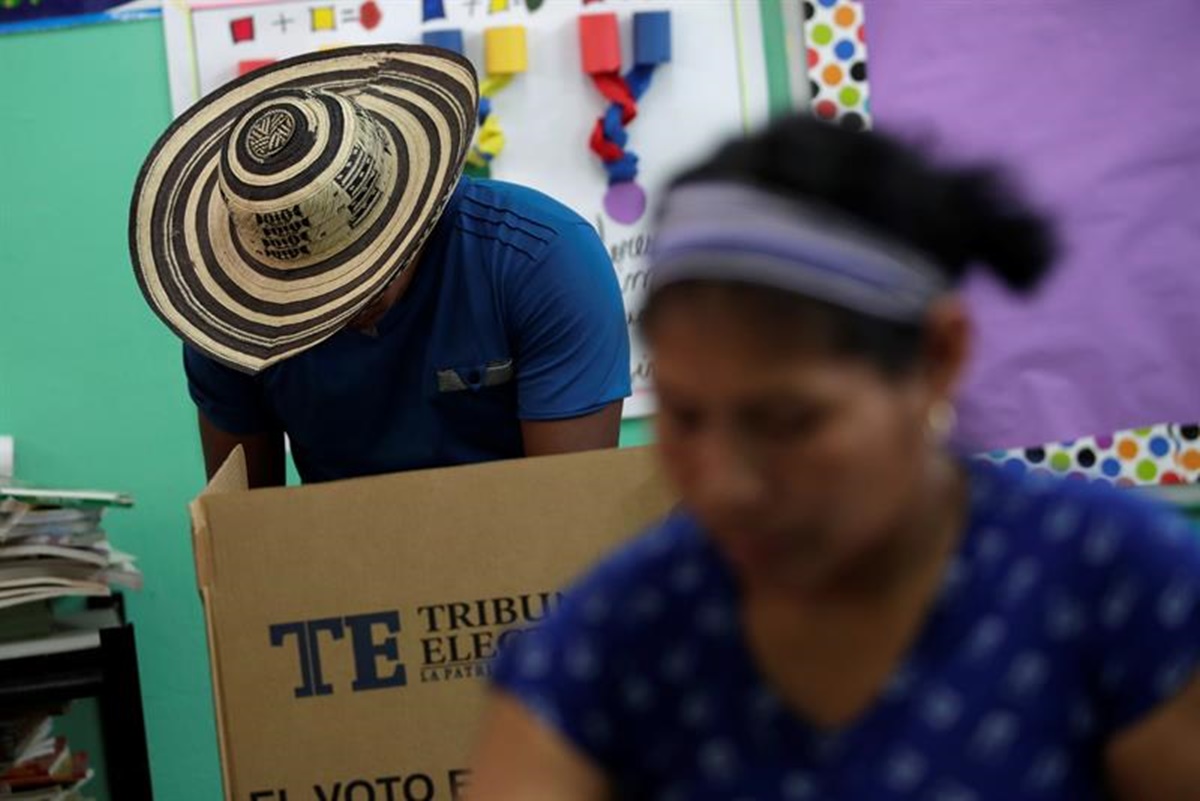 Cierran las mesas de votación en Panamá