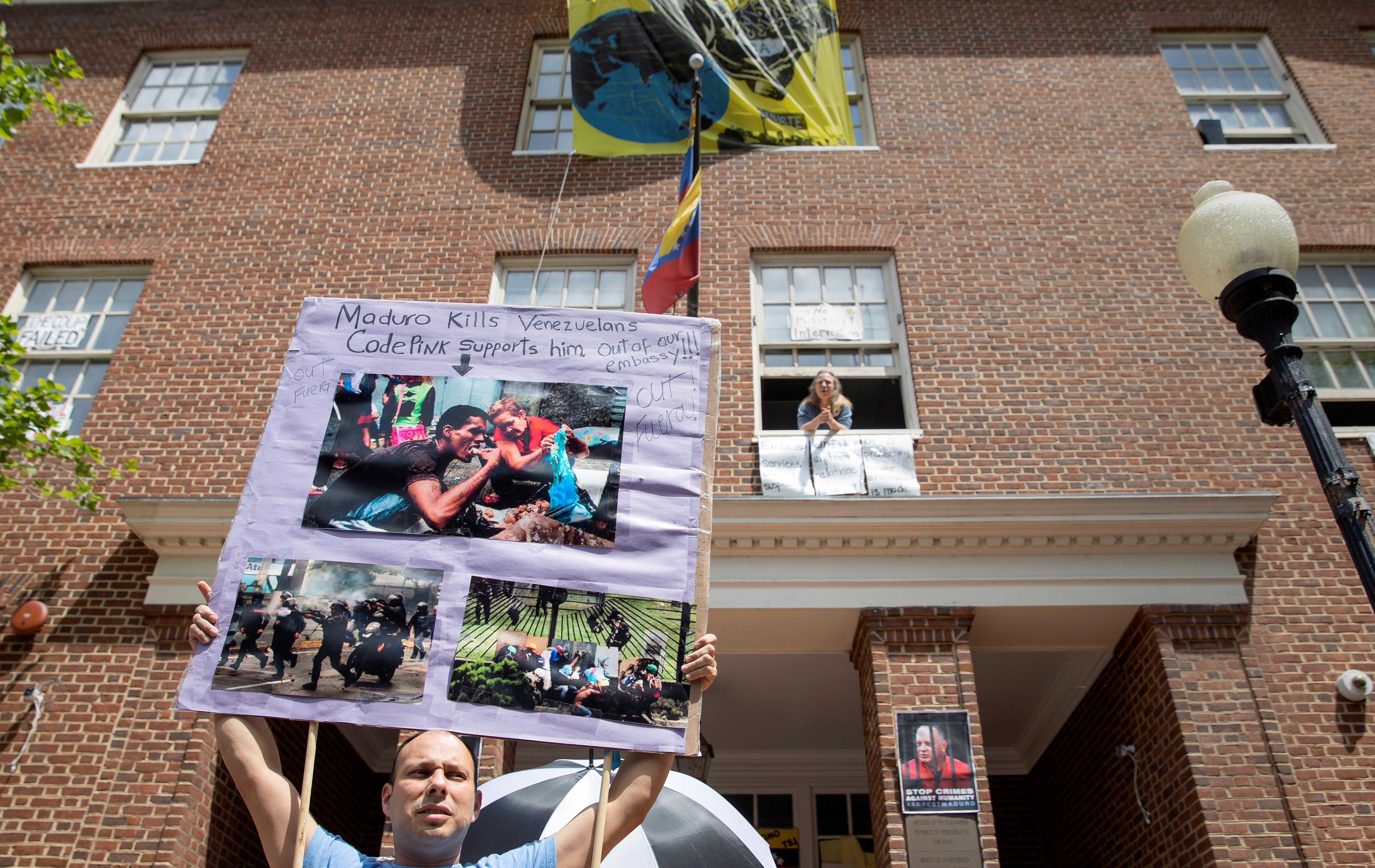 Guerra fría en la embajada de Venezuela en Washington