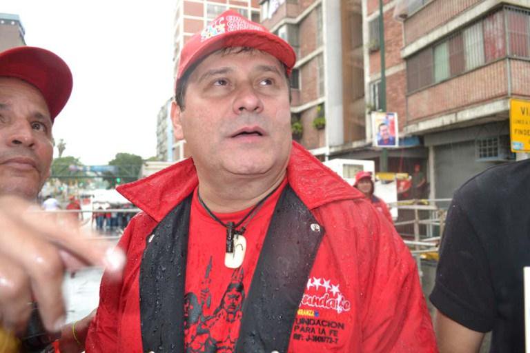 ¿Chavista arrepentido? Por este video tildan a Roberto Antonio de “hipócrita”