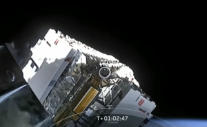 SpaceX lanza 60 satélites al espacio para crear su propia red de internet (video)