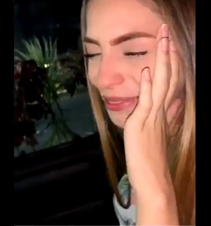 AHH OK… Esta chama se puso a llorar porque su novio “ÑO” le quiso tomar una foto (VIDEO)