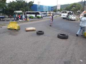 Trancas calles del estado Táchira por emergencia con la FALTA de gasolina (FOTOS)