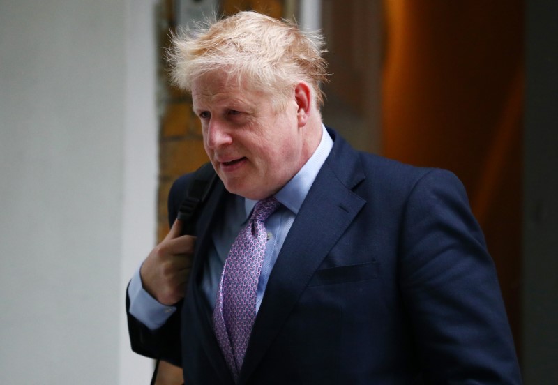 Boris Johnson promete bajar impuestos en el inicio de la carrera para suceder a May