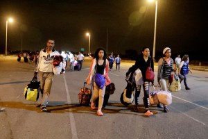 Venezolanos en la frontera entre Perú y Chile pasan las de Caín ante solicitud de visado turista (Video)