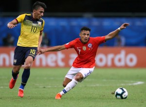 Alexis Sánchez consiguió el boleto de Chile a cuartos tras partido parejo ante Ecuador