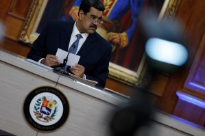 ¡UPA! Maduro llamó a capítulo a los cabecillas de VTV y Tves para que mejoren su parrilla (VIDEO)